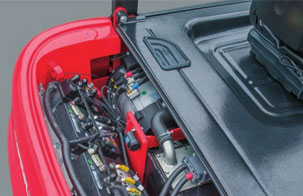 4.全開的機(jī)蓋，使電瓶維修保養(yǎng)十分方便-杭州叉車電動(dòng)叉車