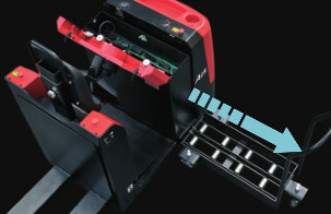 5.電池組采用抽拉式設(shè)計(jì)，可快速更換蓄電池-杭州叉車